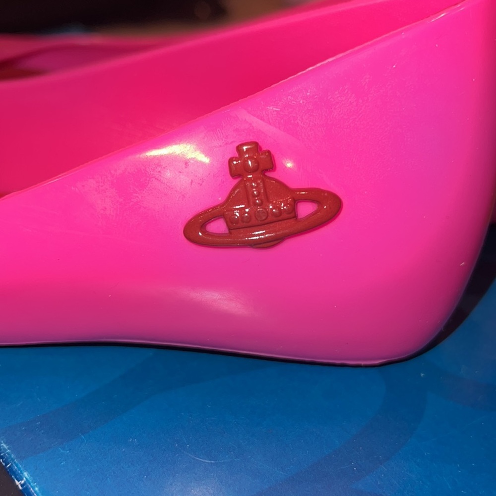 Vivianne Westwood plastic Flats with iconic Orbe embellishment - Picture 2 of 7